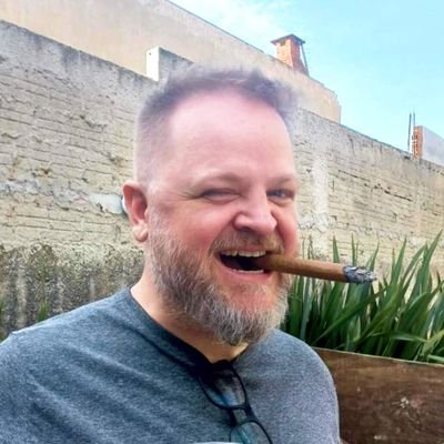 geisontadeu's profile picture. Tenho uma esposa linda, um adorável casal de crianças e mais sorte que juízo...