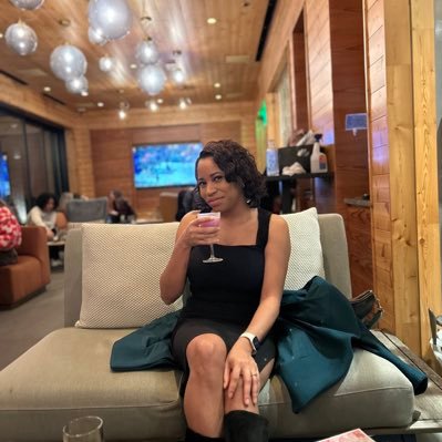 Communications Specialist #DegreeHolder #Dreamer #WineSipper