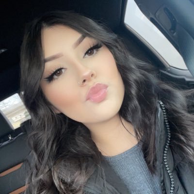 nellyuribe_'s profile picture. 