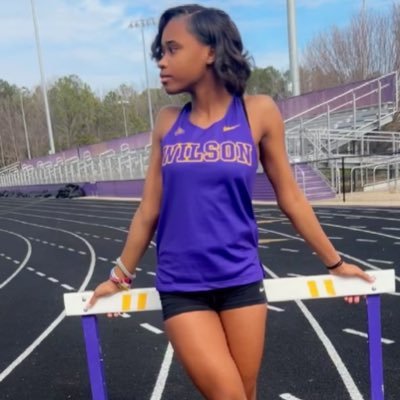 Shakayla Burroughs /WHS /track &field /cross country/🏃🏾‍♀️🥇class 2025/gpa 4.5/800,1600,4x400, 4x800 others kaylaburroughs43@gmail.com