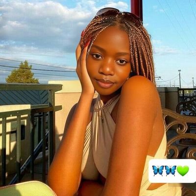 alih_khadija's profile picture. I'm beauty but not heartless 💚🦋