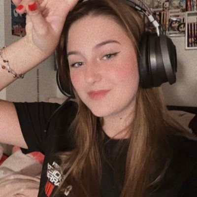 missjenyfer836's profile picture. Ex Esport player  all fun and fury | Twitch : missjenyfer1 | 🇫🇷🇵🇱|