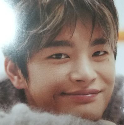 「空から降る」のムヨン見るなり惹かれて沼落ちです。
全て大好き💕です。楽しくグク活してます。よろしくお願いします。