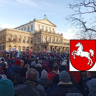 🚶 Folge uns und 🔔 lass dich informieren über #DemosGegenRechts in #Niedersachsen.
Komm zur 📢 #Demo und 📢 teile sie. Du machst einen Unterschied. 🫶