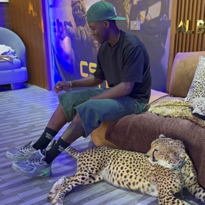 LexsonXZ's profile picture. 