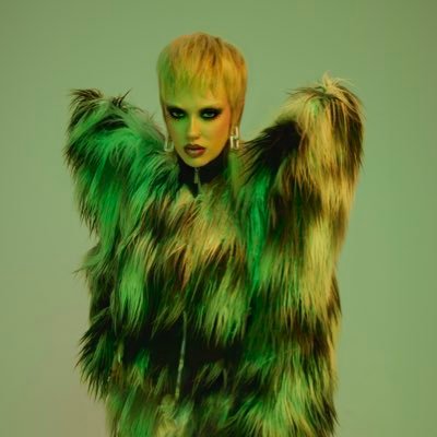 iamkendruh's profile picture. It’s K E N D R U H 🖤 Award winning pop Singer & Songwriter | ‘RIP’ OUT EVERYWHERE NOW!