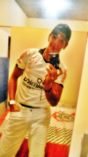 Aqui tem um Bando de Louco 
Louco por Ti Corinthians
Aqueles que acham que é pouco
Eu vivo por ti Corinthians.