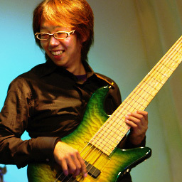 Ken Nagai :Electric Bass(4th~8th) &Piccolo Bass TRAFFIC INFORMATIONというバンドを運営しております〜〜