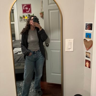 emmanouri_'s profile picture. in my bojack horseman era || she/hers