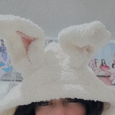 ConejoCein's profile picture. 🍭 ONCE & NEVERLAND 🏰
🍋 ᑕEIᑎ & SᗩᑎᗪGIᖇᒪ🍍💕
Conejo sujeta a entropía, vejez y eventual muerte.
¡¡¡supercalifragilisticaespiraliPERRA!!! 🫰🏻✨