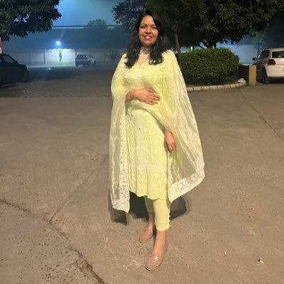 riya12123's profile picture. 