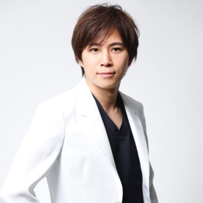 @lively_clinic 🏥代表医師 ヒアルロン酸や脂肪を使った注入治療や ニキビ跡・美肌治療ならお任せください💉 顔のバランスを見て最適な治療を提案します! あなたの10年前のお顔を取り戻します🧸✨ ✉️質問はDMで受付中