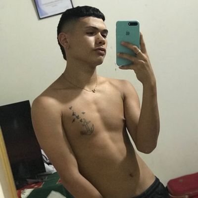 Single gay here 😍
Not here for the girls 😔