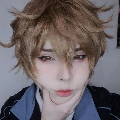 Hola, soy Kitsoni. +18/ ♂️ Boy/ Cosplay/