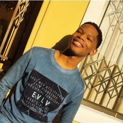 lungani17_M's profile picture. 