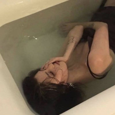 a_____3161's profile picture. TU 国際