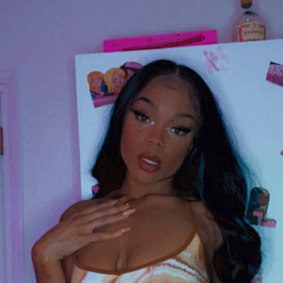 theeartbabe's profile picture. category 5 yapper🕺🏽