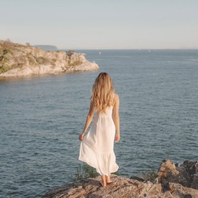 Hello everyone, I am Anna. I am glad to meet you all. I like traveling, fitness, shopping, and I can see a richer world here.