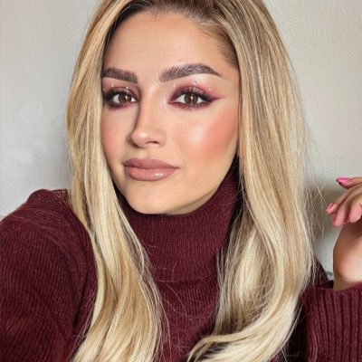 helenofjoy5's profile picture. Artist 🌸