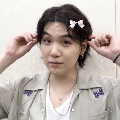 augustside's profile picture. comendo tangerina com o yoongi