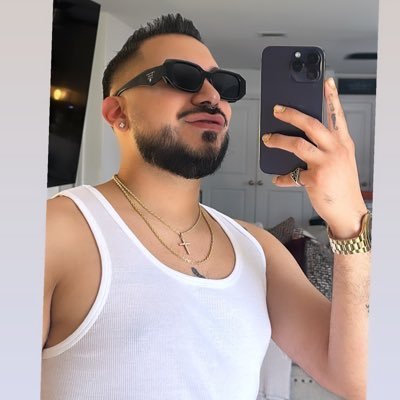I don't be givin' no fuck. I say whatever I want. I do whatever I want.