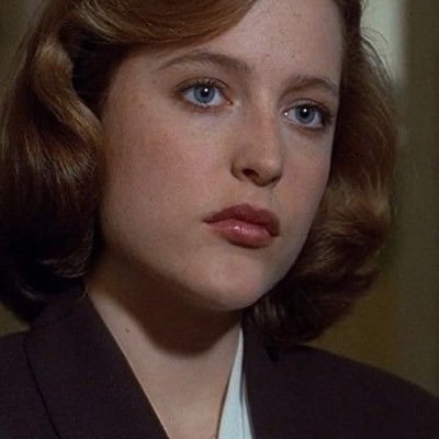 dana scully’s #1 defender!! 🛸🛸 The truth is out there, but so are lies. crw: the x files s3