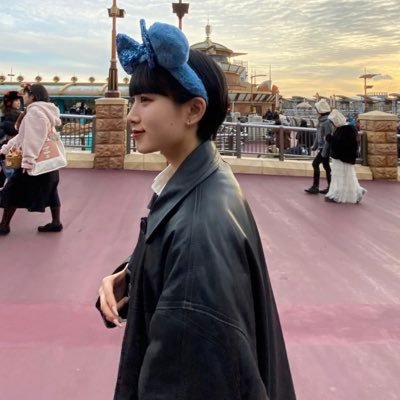 mRNAs__'s profile picture. アイコンは本人じゃないし、申し訳なさそうに麺を食べる