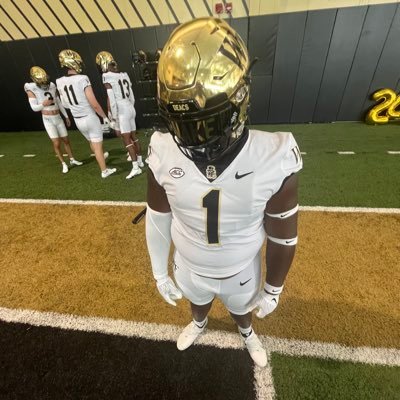 C/O 24 Ameir Glenn  DT 6’2 300 @wakefb