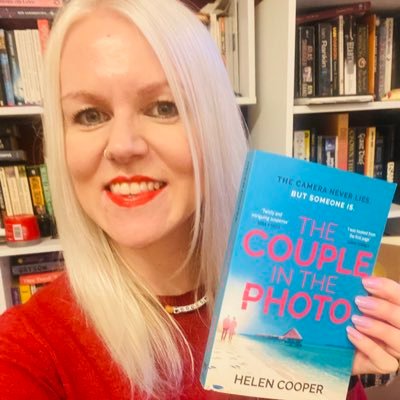 Thriller writer. THE DOWNSTAIRS NEIGHBOUR, THE OTHER GUEST & THE COUPLE IN THE PHOTO out now @HodderBooks @PutnamBooks. Rep’d by @hellieogden. She/her 🏳️‍🌈
