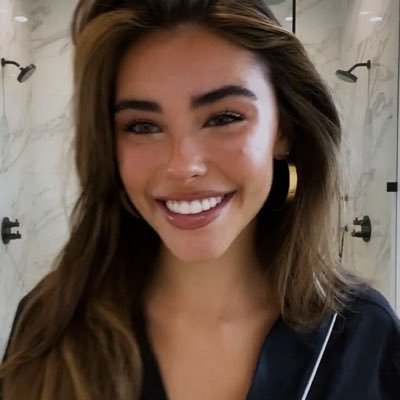 _andzia_28's profile picture. #twitteroweksiążkary