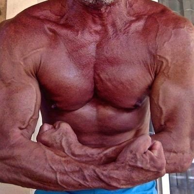 BirdyPet's profile picture. Feeling sexy muscle daddy