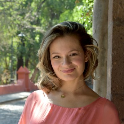 RadiantCalm's profile picture. Writer by the Sea