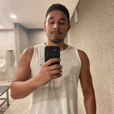 mykaelgomess's profile picture. Gay, trouxa e rancorosa