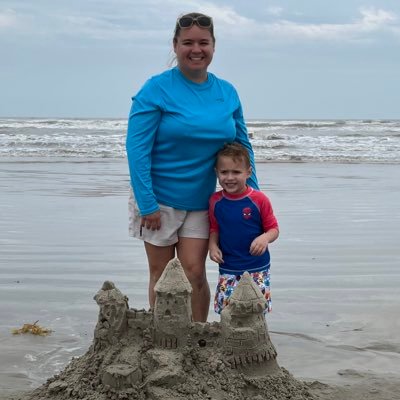Howdy! I am Ms. Wilson and I am a 2nd grade teacher at Barbara Jordan Elementary in FBISD and proud momma of a little man.