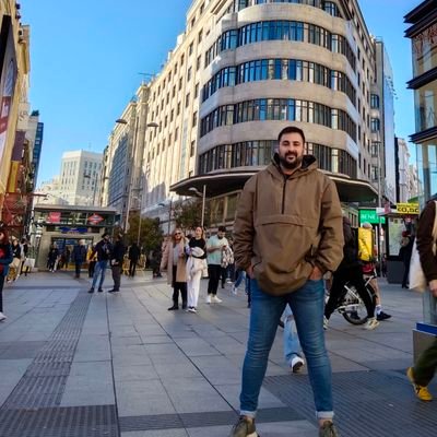 Amante del basquet ,amante de los toros y sobretodo amante de la vida