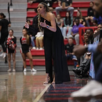 Believer, Mother, Teacher/Head Coach @WHSWBB ⚫️🔴 #GramFamAlumni💛🖤