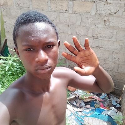 Jesus Christ follower/ 
(Child Of God)
I'm from Gambia 🇬🇲 smiling coast of west Africa/ living with my little orphan siblings. 
please show some love ❤️🙏