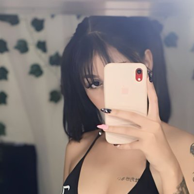 Flora_PutItInMe Profile Picture