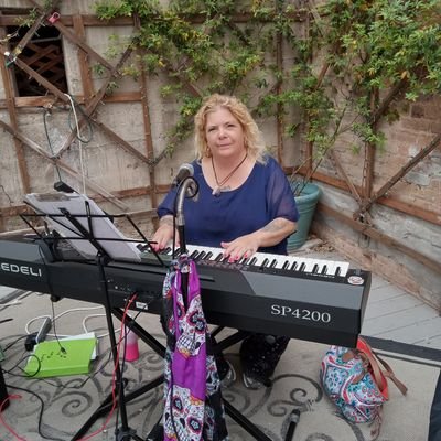 Gypsy Piano Blues is solo,playing blues,chicago blues &rockabilly piano blues &boogie https://t.co/TN78TdejGS…