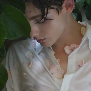 junyi59198104's profile picture. 