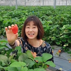 北海道恵庭市生まれ。現在は埼玉県坂戸市。【好き】歌うこと・走ること・映画観ること。2023年：フルマラソン完走元年・読み聞かせボランティア開始。 #夕方ラン #audiblerun #本日の映画 #Wordle #じいじの忘れもの  🇲🇾 🇮🇩 🇲🇳 🇻🇳 🇪🇬 🇭🇺 🇨🇦