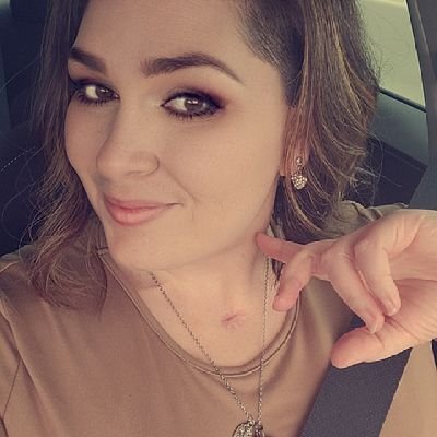 VeahAngel's profile picture. Be true to yourself
#Backtheblue 
Yes I love food
I ❤ you 4 you!  SIA for my language😜🤓😘 
NO DMS PLZ