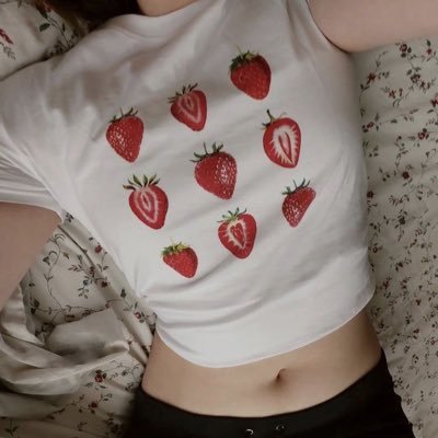 fresitaaaz's profile picture. traumada con las fresas y con mi peso