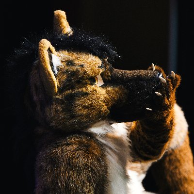 The good-est dancing office yeen. Might chew on you (softly) 😘 @SSC_Costumes made this Savannah-hound! Icon @KomodoKitty / Banner @aqueerwolf