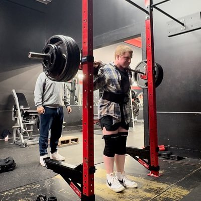 18 | 🇺🇸 | 81kg | 445/250/415