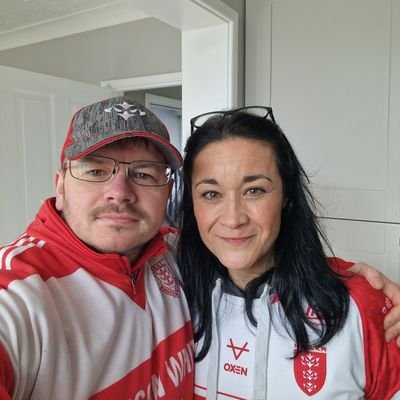 Hull Kingston Rovers, Father of two wonderful boys, Partner to an amazing woman. 100% Nerd. Ex Royal Navy.... Love life.