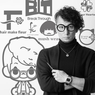 奈良県のデザイナー。合同会社mojicca共同代表。文字でアートな雑貨店「モジマトペ」店主。あなただけのキャラクター『ジブンキャラ』やLINEスタンプ #コジカくん 作者。#OWNDAYS のメガネをやたら買う #名誉ユーザー NFT制作も始めました。