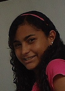 Quem sou?!
Eu sou para cada pessoa aquilo que ela acha que eu sou, mas o que para mim importa é o que eu estou a procura de ser, e isso eu ainda não sou.