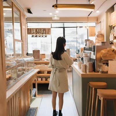 「あふれる日々」をことばに。
｜カフェ店員・書くことをしています。|25歳。