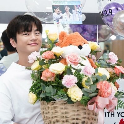 our little team supporting Seo In Guk (@Whatsup_Inguk) 💜 sig_manila | seoinguk_sg | seodreamy | ayna | bea